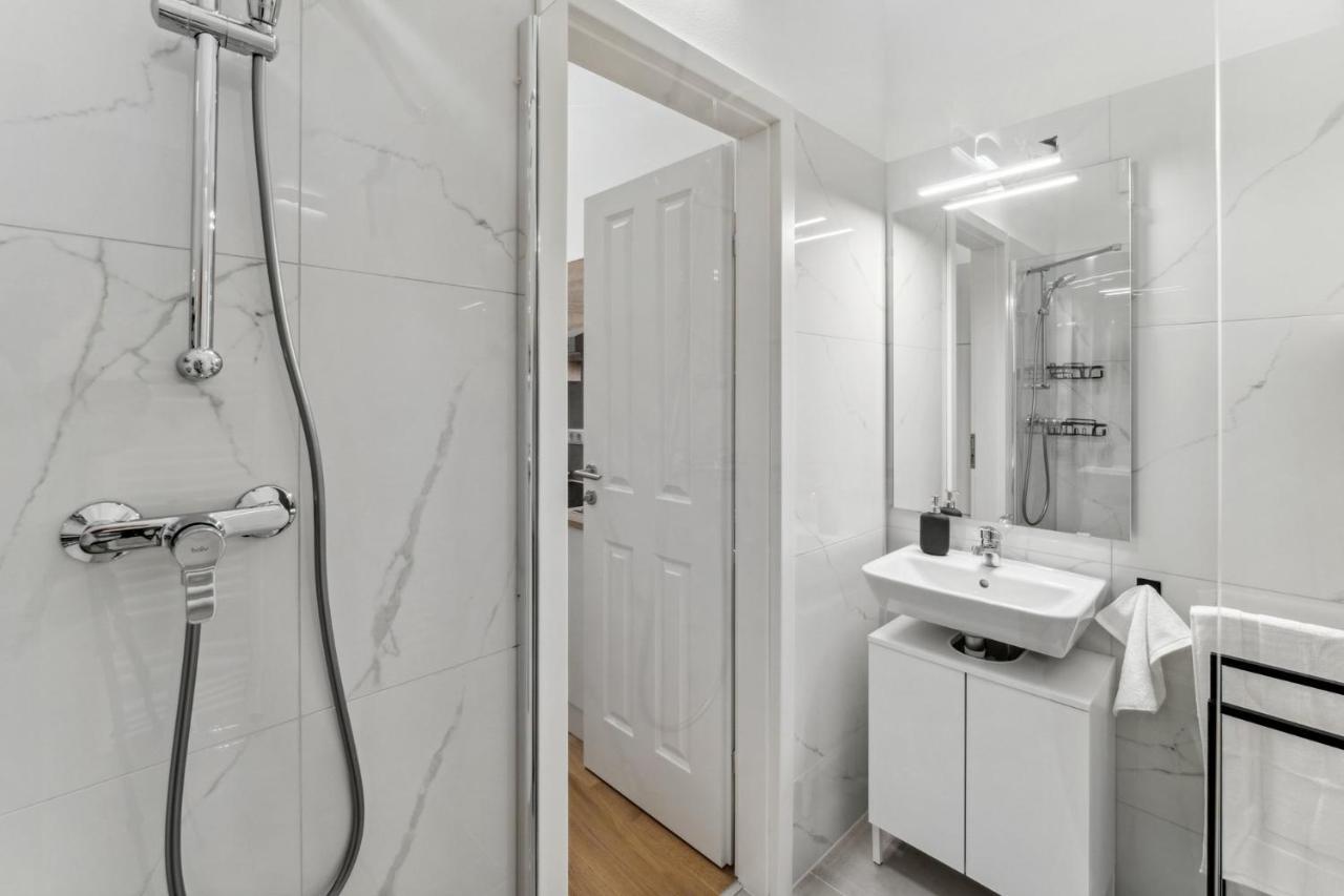 Center Wien Designer Central Modern Apartment ภายนอก รูปภาพ