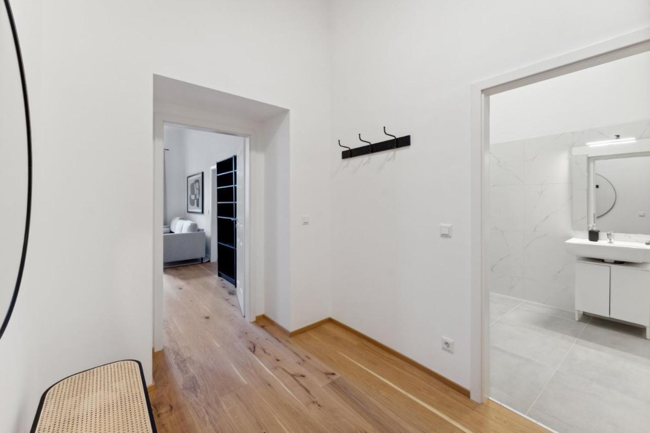 Center Wien Designer Central Modern Apartment ภายนอก รูปภาพ